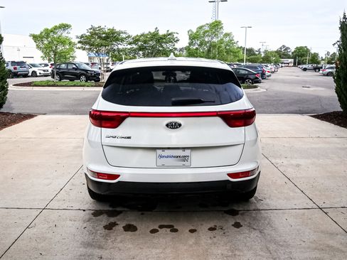 Used 2018 Kia Sportage LX image 9