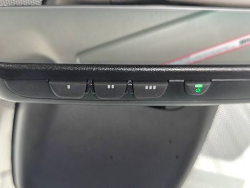 Used 2023 Toyota Highlander XLE AWD/4WD image 11