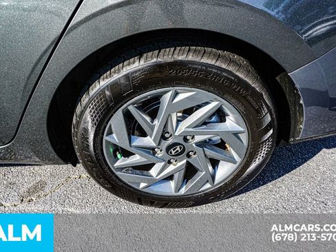 Used 2024 Hyundai Elantra SEL FWD image 16