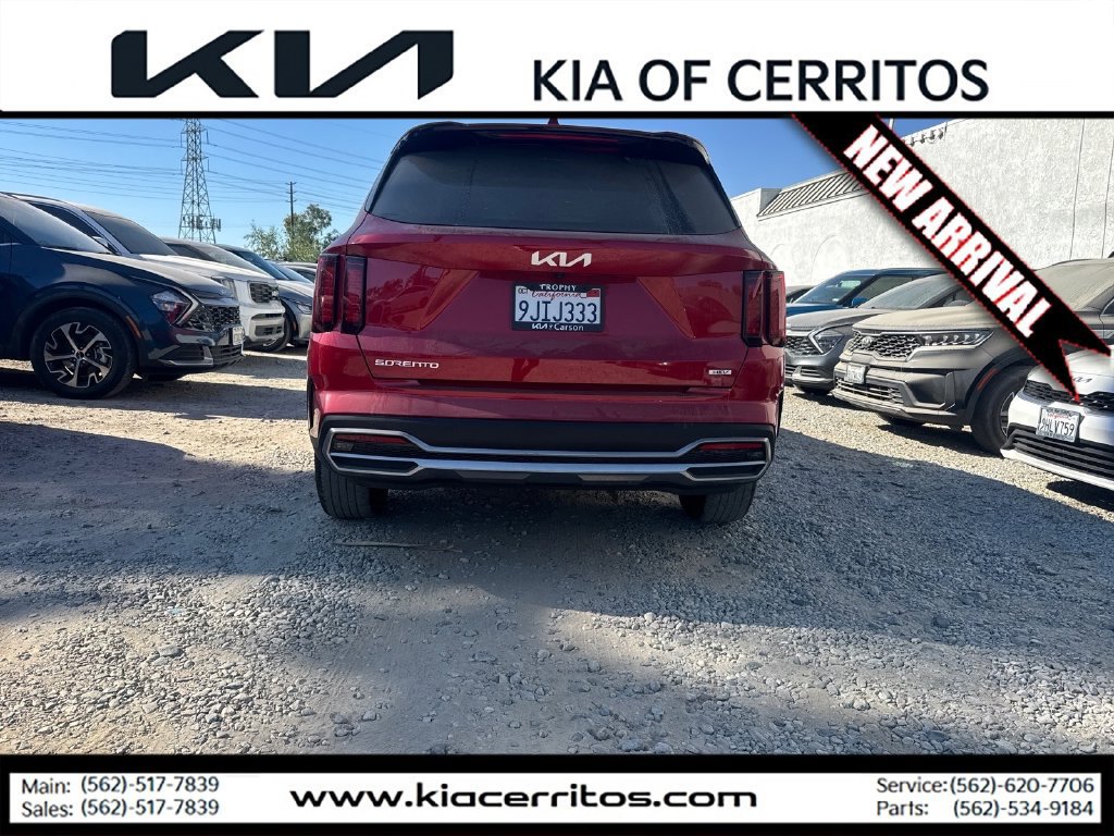 Certified 2023 Kia Sorento EX FWD image 4