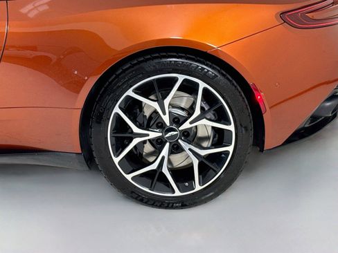 Used 2019 Aston Martin DB11 Volante RWD image 38