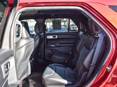 Used 2020 Ford Explorer ST w/ Premium Technology Package image 16