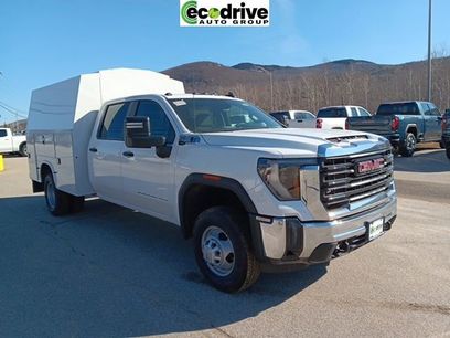 New 2025 GMC Sierra 3500 Pro w/ Convenience Package
