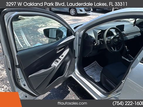 Used 2020 Toyota Yaris LE FWD image 18