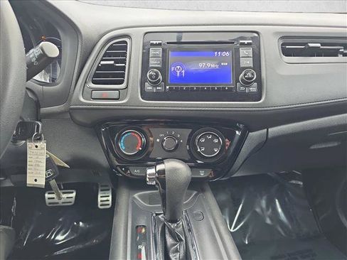 Used 2018 Honda HR-V LX image 20