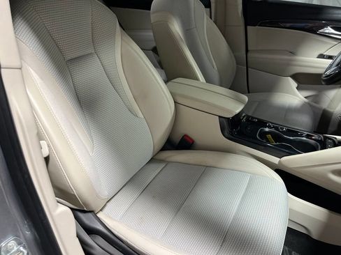 Used 2023 Buick Envision Preferred FWD image 9