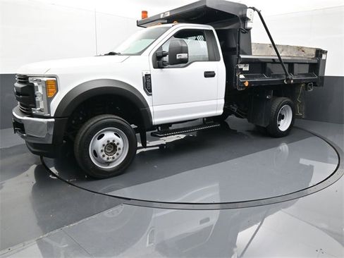 Used 2017 Ford F550 4x4 Regular Cab Super Duty w/ Power Equipment Group image 2