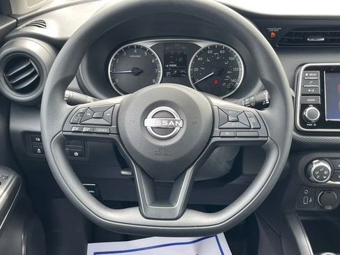 New 2025 Nissan Kicks Play S image 18