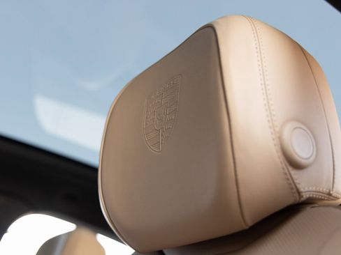 Certified 2025 Porsche Cayenne Coupe image 20