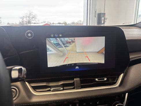 Used 2025 Chevrolet Equinox LT image 13