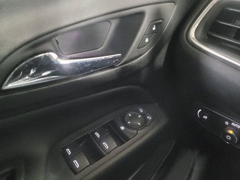 Used 2020 Chevrolet Equinox LT FWD image 27