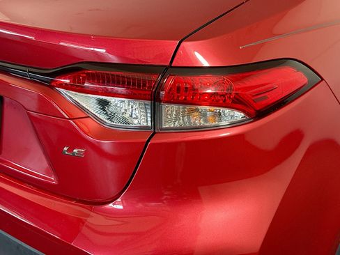 Used 2021 Toyota Corolla LE w/ LE Convenience Package image 34