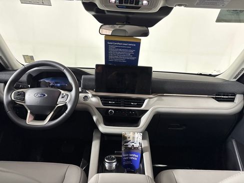 Certified 2025 Ford Explorer Active w/ Active Comfort Package image 28