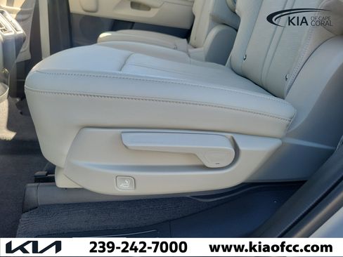 Certified 2024 Kia Sorento SX FWD image 13