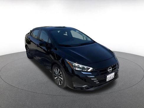 Used 2025 Nissan Versa SV FWD image 3