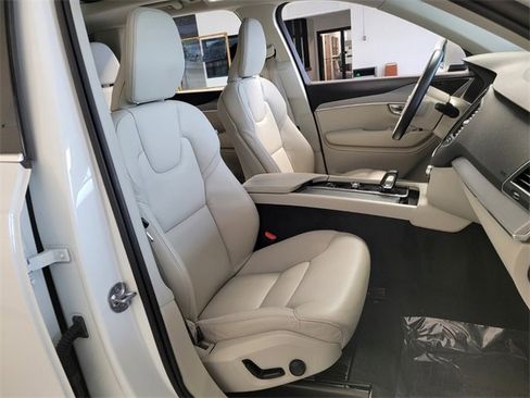 Certified 2024 Volvo XC90 B5 Core image 22
