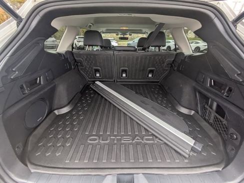 Used 2022 Subaru Outback Limited image 24