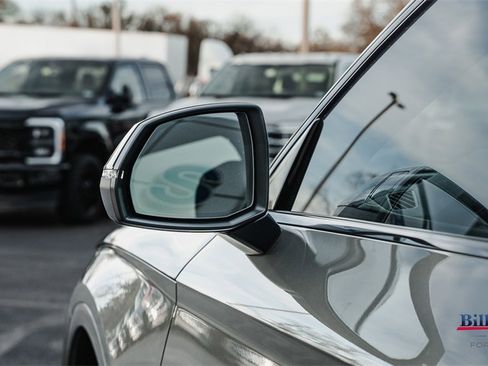 Used 2023 Audi SQ5 Premium Plus w/ Premium Plus Package image 8