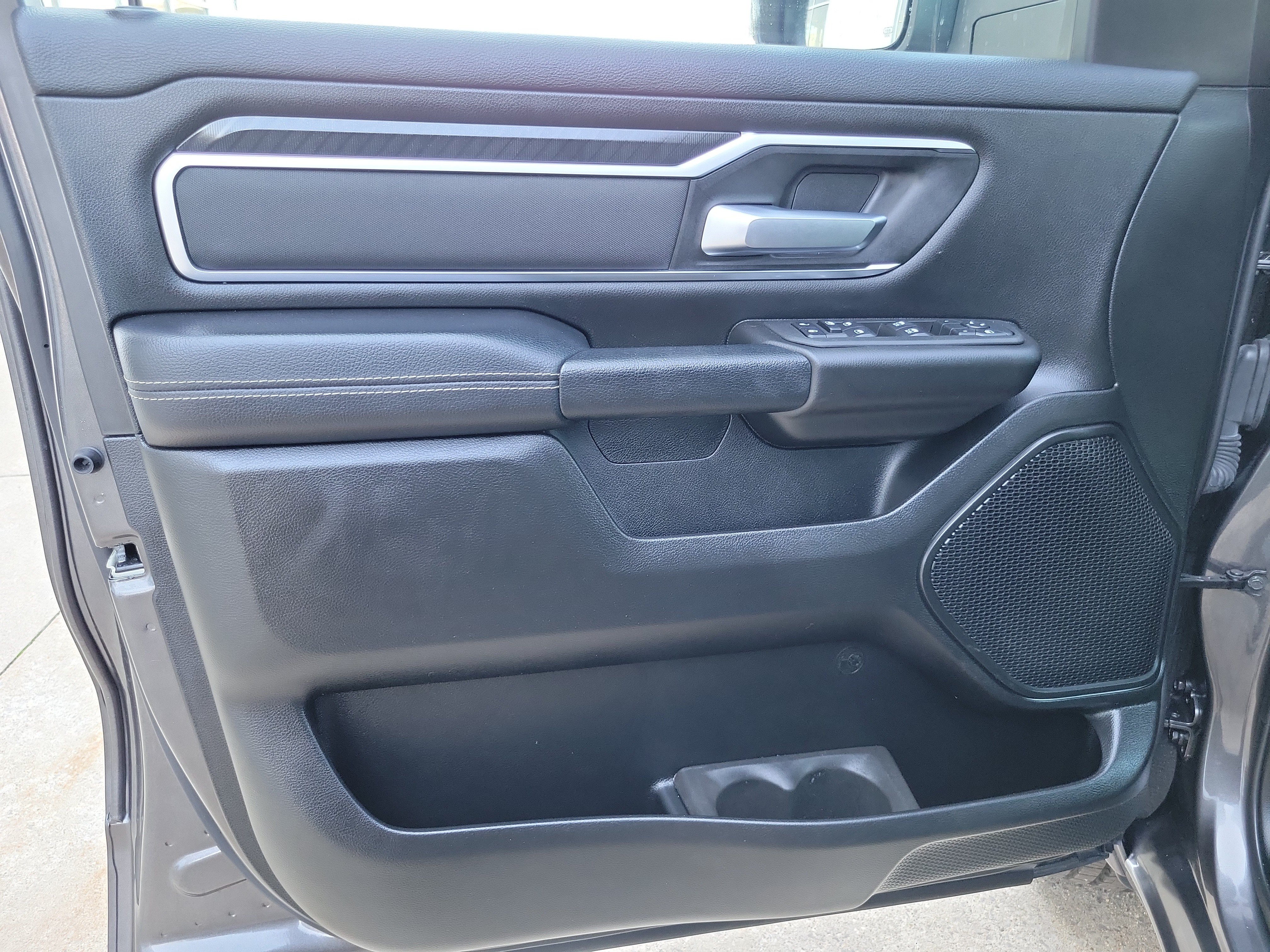 Used 2025 RAM 1500 Big Horn AWD/4WD image 6