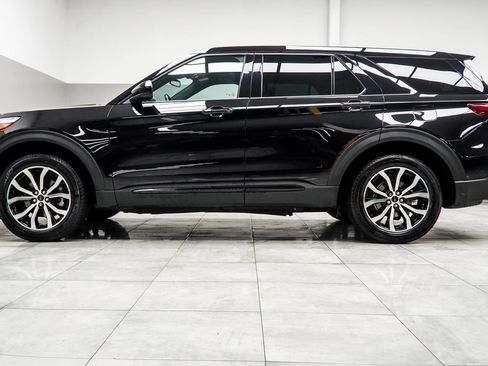 Used 2022 Ford Explorer ST image 9