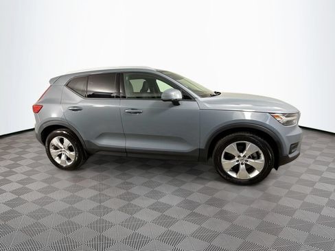 Used 2021 Volvo XC40 T5 Momentum AWD/4WD image 9