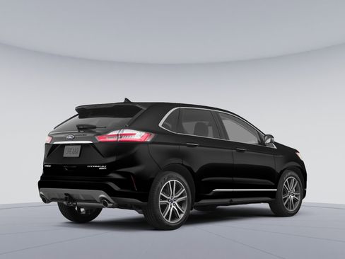 Used 2019 Ford Edge Titanium w/ Equipment Group 301A image 3