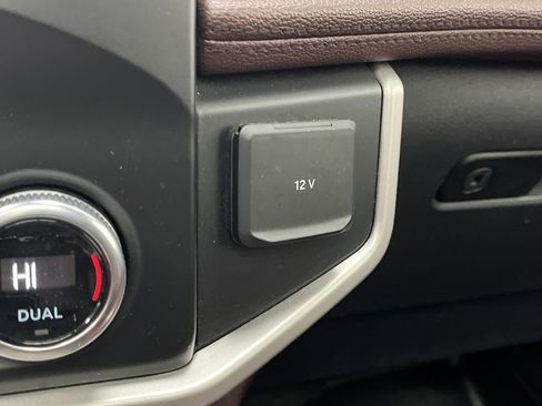 Used 2022 Ford Expedition Limited image 27