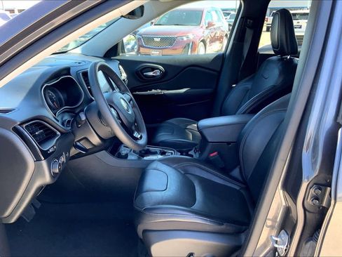 Used 2023 Jeep Cherokee Altitude Lux AWD/4WD image 8