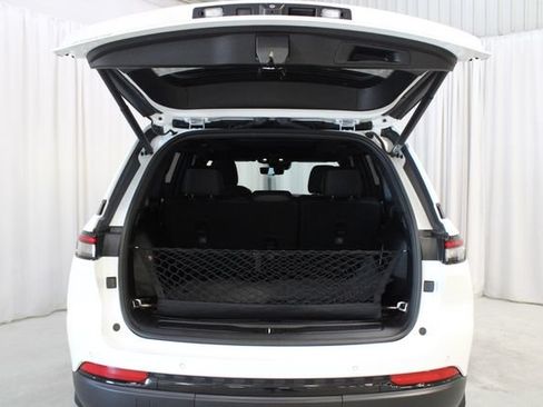 Used 2024 Jeep Grand Cherokee Limited w/ Luxury Tech Group II AWD/4WD image 33
