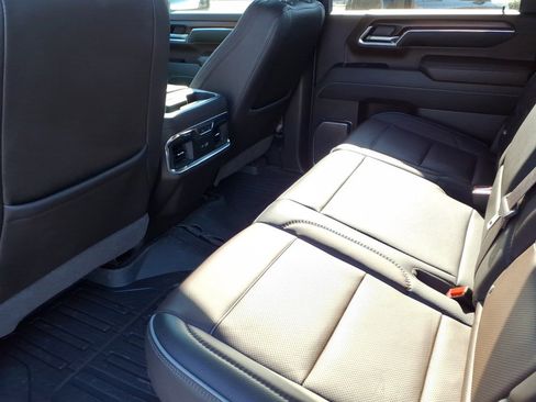 Used 2024 GMC Sierra 2500 Denali w/ Denali Reserve Package image 32