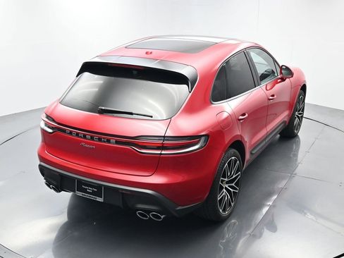Certified 2025 Porsche Macan AWD/4WD image 37