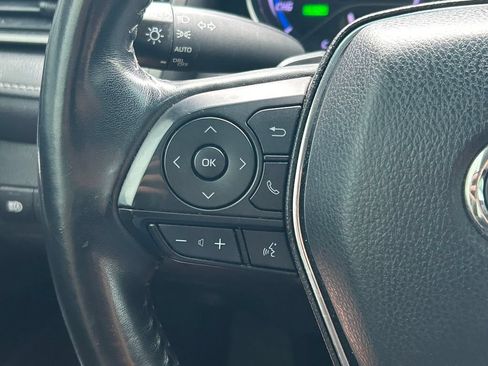 Used 2019 Toyota Camry SE FWD image 33