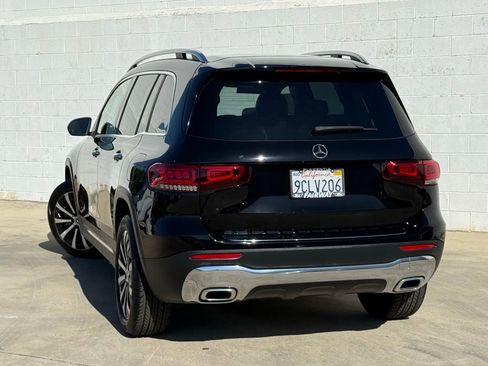 Used 2022 Mercedes-Benz GLB 250 w/ Premium Package Lite image 5