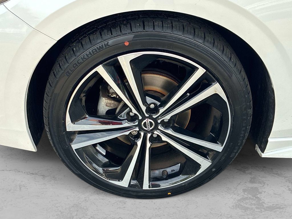 Certified 2023 Nissan Sentra SR w/ Electronics Package FWD image 18