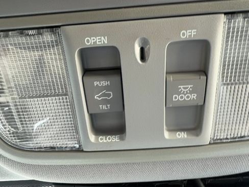 Used 2017 Honda CR-V EX image 11