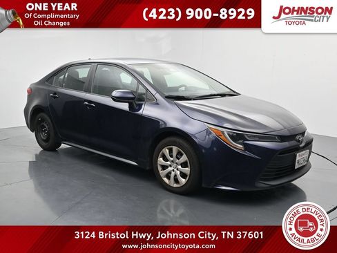 Used 2024 Toyota Corolla LE FWD image 1