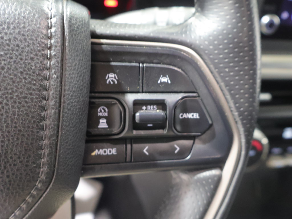 Used 2025 Toyota 4Runner SR5 AWD/4WD image 35