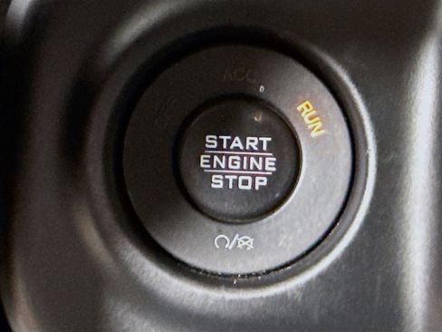 Used 2018 Jeep Wrangler Unlimited Sport S image 21