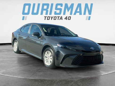 Used 2025 Toyota Camry LE image 1