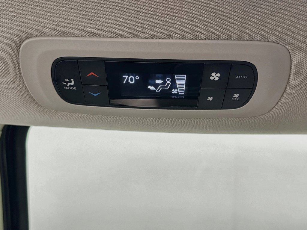 Used 2024 Chrysler Pacifica Touring-L FWD image 24