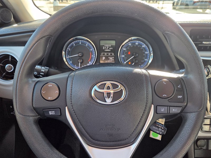 Used 2018 Toyota Corolla LE FWD image 25