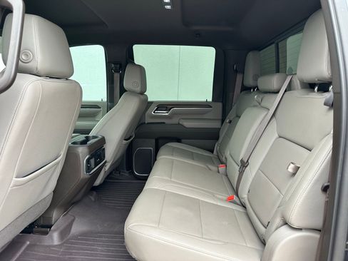 Used 2024 GMC Sierra 2500 SLT w/ SLT Premium Package image 16