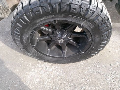 Used 2011 GMC Sierra 2500 SLE w/ SLE Preferred Package image 12