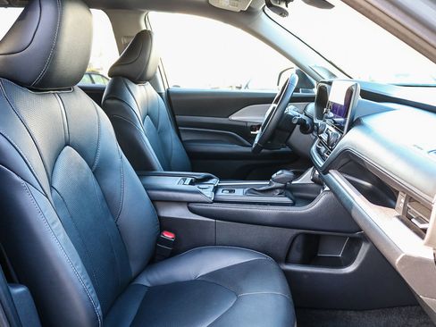 Used 2024 Toyota Grand Highlander AWD Hybrid image 16