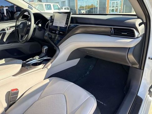 Used 2023 Toyota Camry XLE image 14