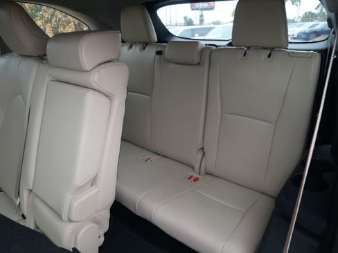 Used 2021 Toyota Highlander Limited image 10