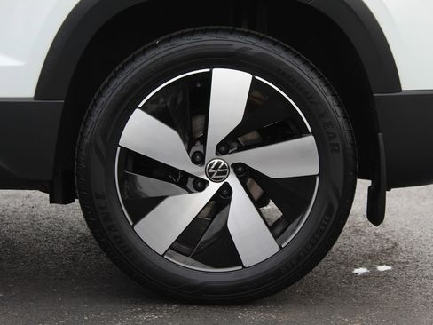 Used 2024 Volkswagen Taos S image 28