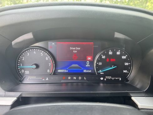 Used 2022 Ford Explorer XLT image 22