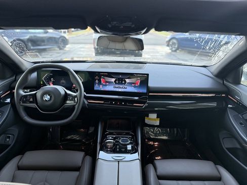 Used 2025 BMW 530i image 16