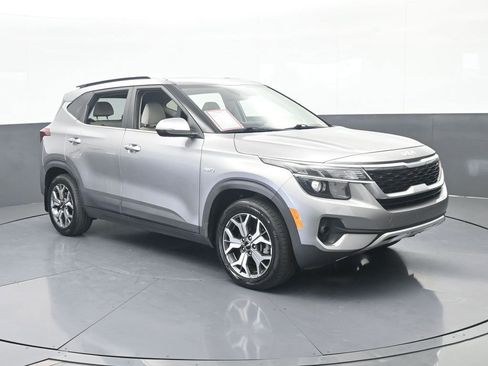 Used 2022 Kia Seltos EX AWD/4WD image 8